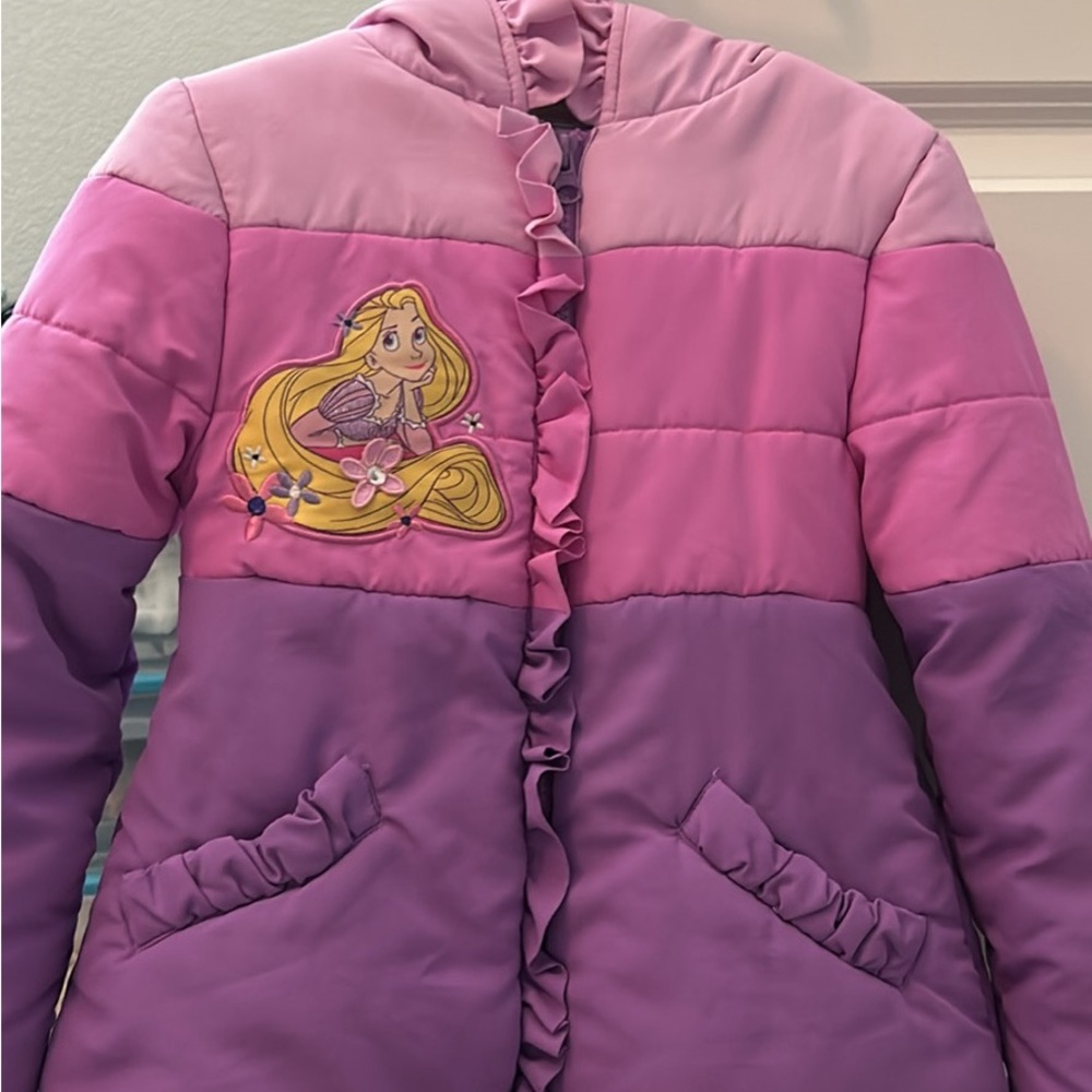 Girls Disney Tangled puffer jacket - size 5/6 EUC